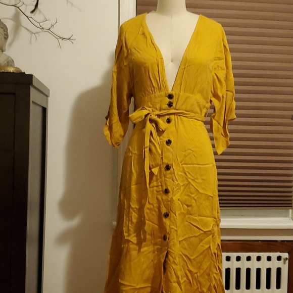 Brand new dress - Picture 5 of 6